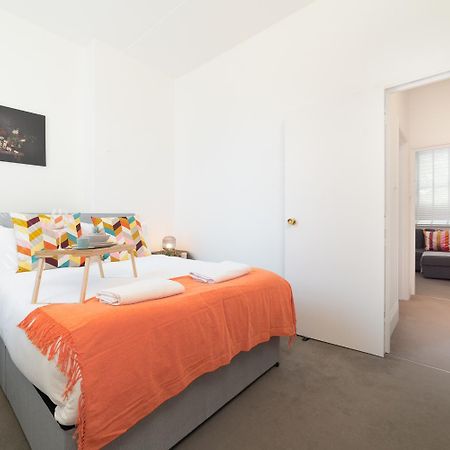 Cozy Apartment In The Heart Of Fulham, London Eksteriør bilde